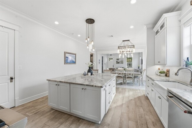 Building Photo - 10 Mariner Pass