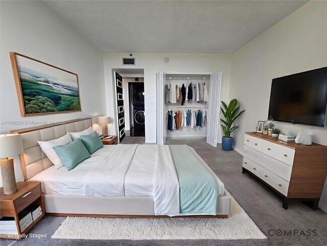 Building Photo - 7400 Radice Ct