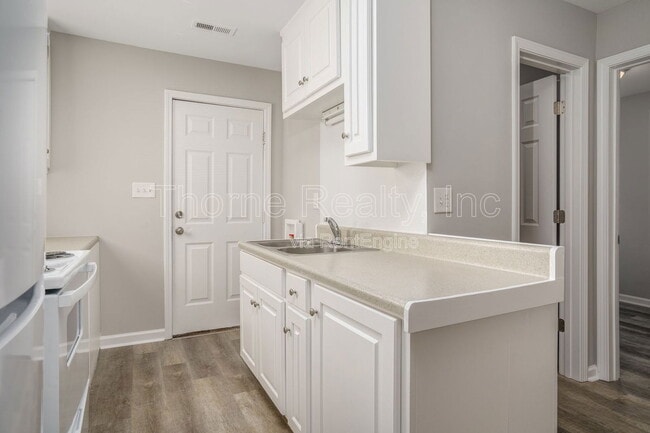 Building Photo - 336 Coleman Ave