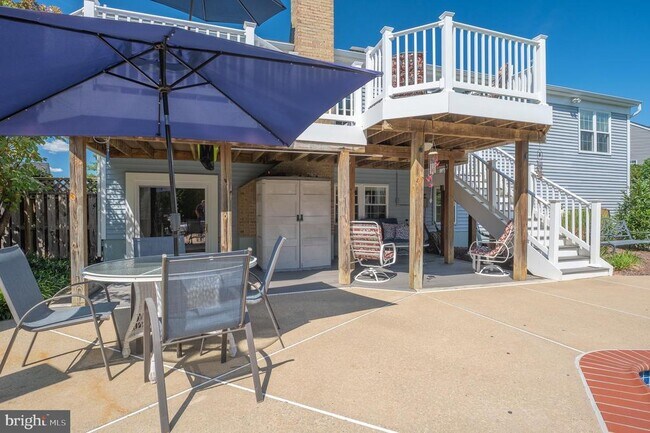 Building Photo - 1615 Spottsworth Way