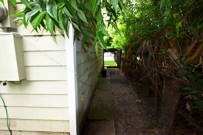 Building Photo - 10213 Fairland Dr