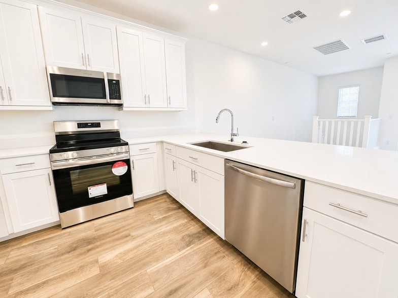 Building Photo - 4043 E Brisa Dr