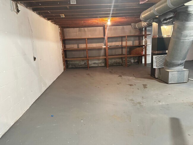 Building Photo - 1545-1547 Garling Ave.