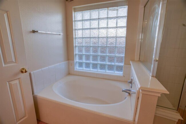 Building Photo - 14918 Appaloosa Ave