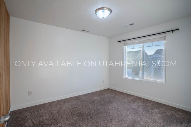 Building Photo - 578 Sugar Beet Dr