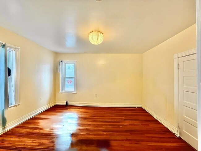 Building Photo - 202 Fayette St