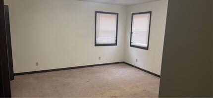 Building Photo - 524 Breezy Point Dr