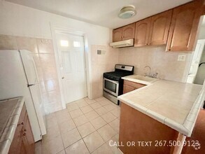 Building Photo - Renovated 2bd apt in Northern Liberties. D...