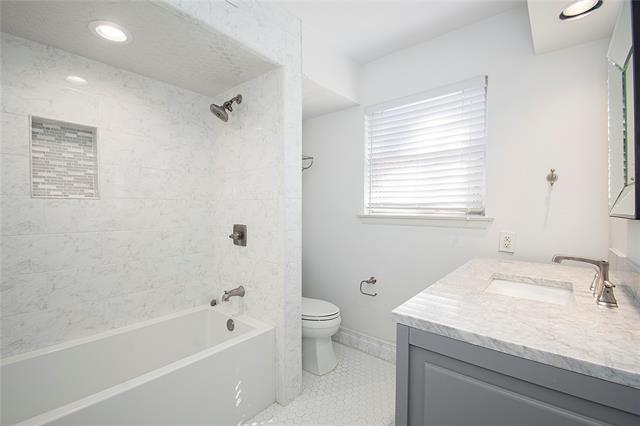 Building Photo - 6138 Bandera Ave