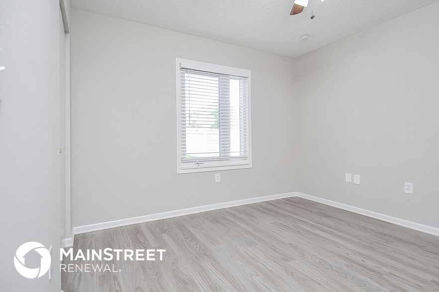 Building Photo - 2552 Bucida Dr