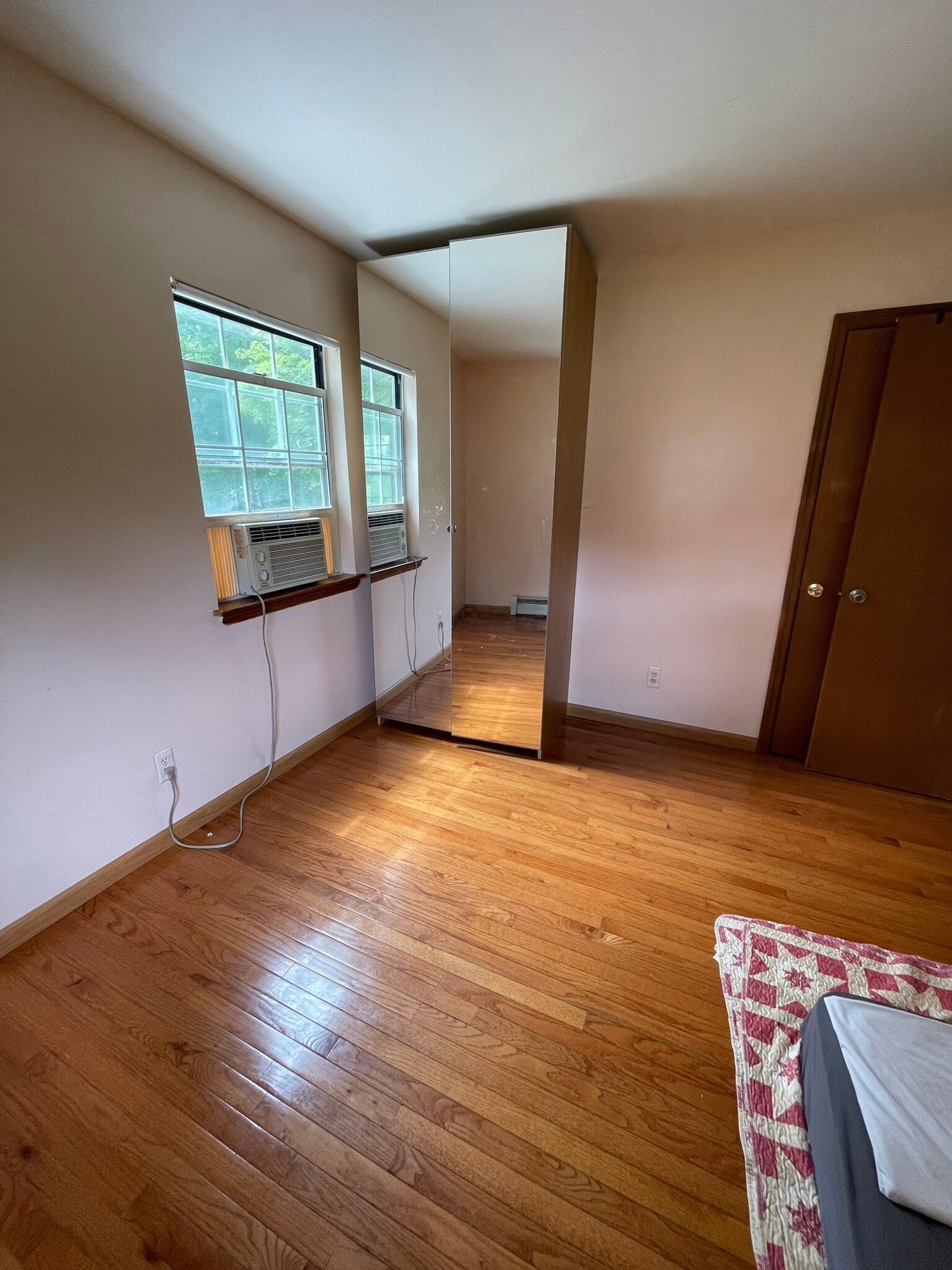 Building Photo - 257 Lake Rd