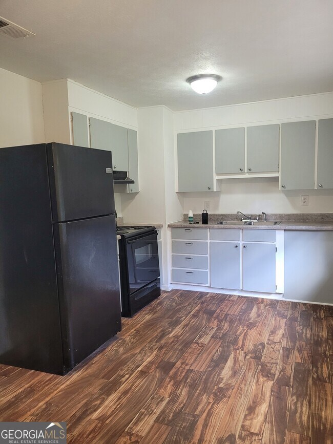 Building Photo - 4274 W Oak Dr