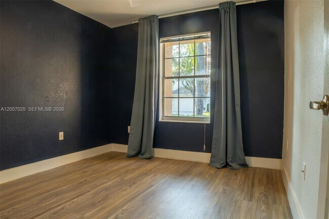 Building Photo - 16410 Sapphire Bend
