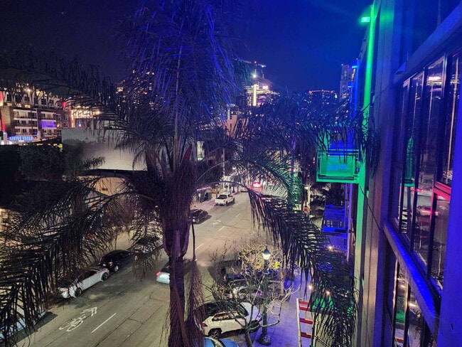 Building Photo - Downtown Loft living in Little Italy