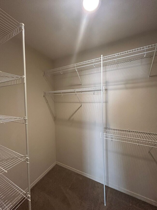 Building Photo - 3005 SW Amberwood Ave