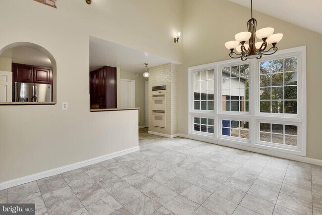 Building Photo - 7320 Bradley Blvd