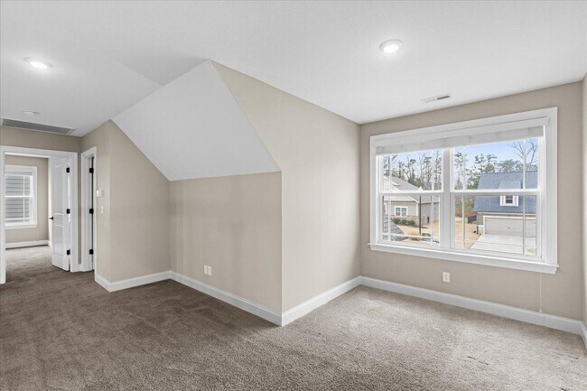 Building Photo - 7458 White Pine Dr