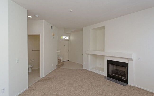 Building Photo - Spacious Home within the Legends Community...