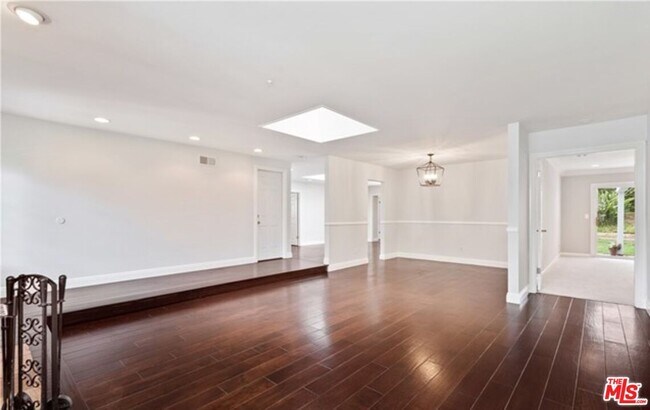 Building Photo - 1097 Finrod Ct