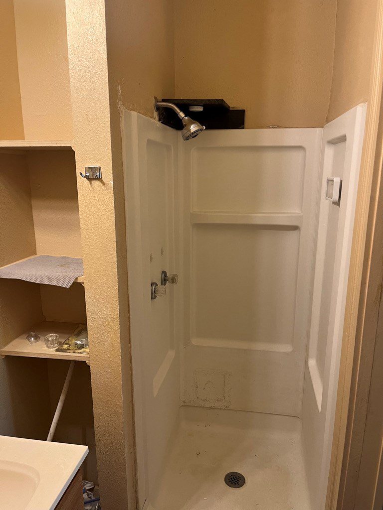 Upstairs bathroom - 601 S Fredonia St