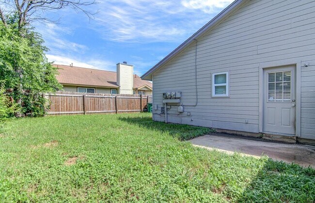 Building Photo - 12302 Deer Falls Dr