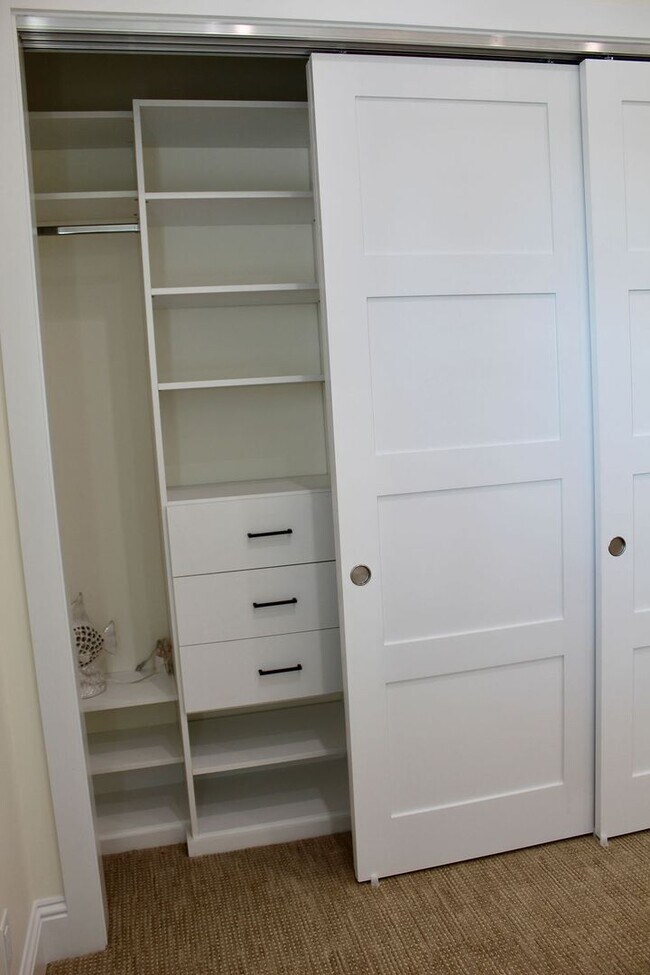 Building Photo - Fully Furnished 3 Bedroom, 3.5 Bath Home with Stunning Intracoastal views with dock