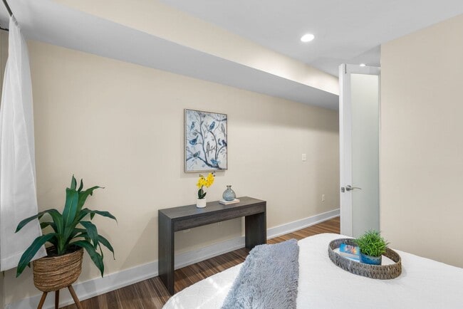 Building Photo - Stylish 2-Level Condo with Private Yard & Chef’s Kitchen Near Petworth Metro!