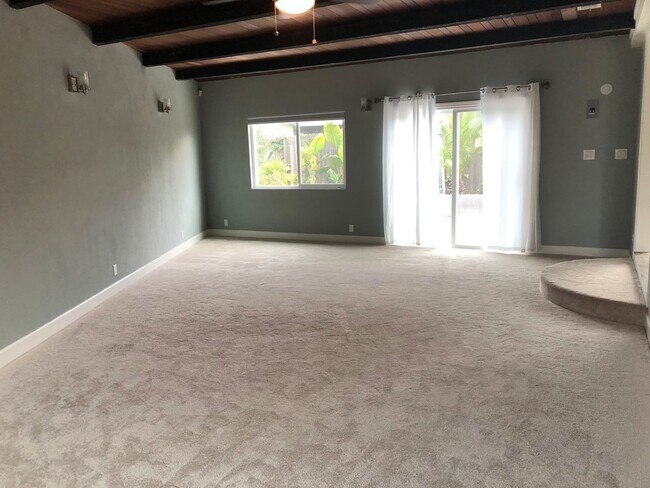 Building Photo - Sapcious remodeled Sundale w/ open floorplan