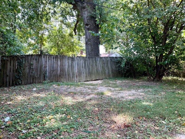 Building Photo - 4095 Chelsea Ave