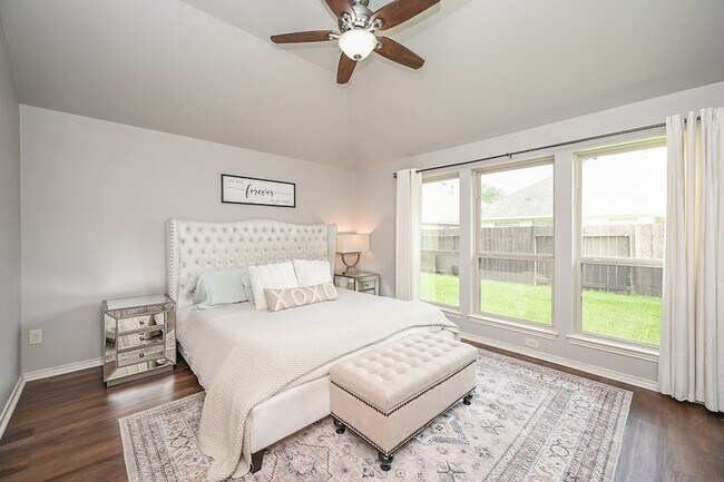 Building Photo - 10911 Overland Trail Dr