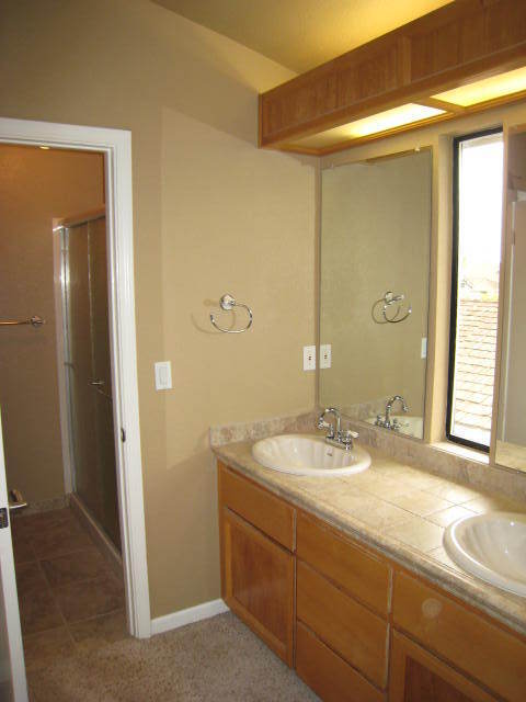 Building Photo - Nicely updated and well maintained home in the Meadowhawk subdivision!