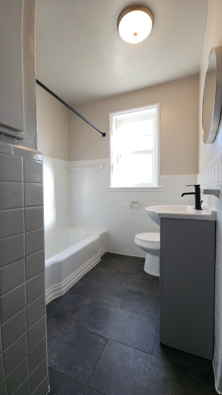 Building Photo - 813 Westwood Dr