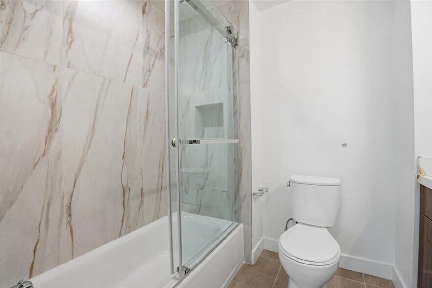 Building Photo - 1820 Prosser Ave