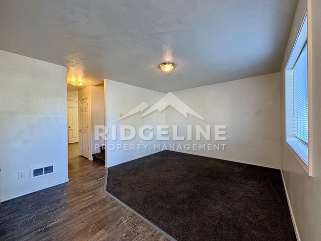 Building Photo - 345 S Byron Ave