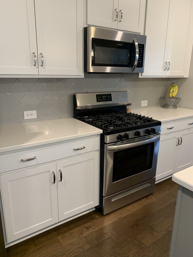 Building Photo - 641 Trotters Aly