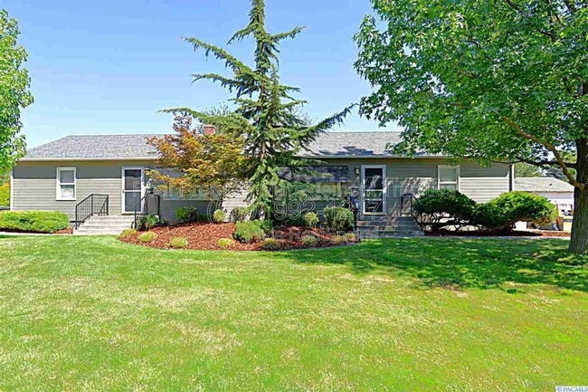 Primary Photo - 222 Douglass Ave