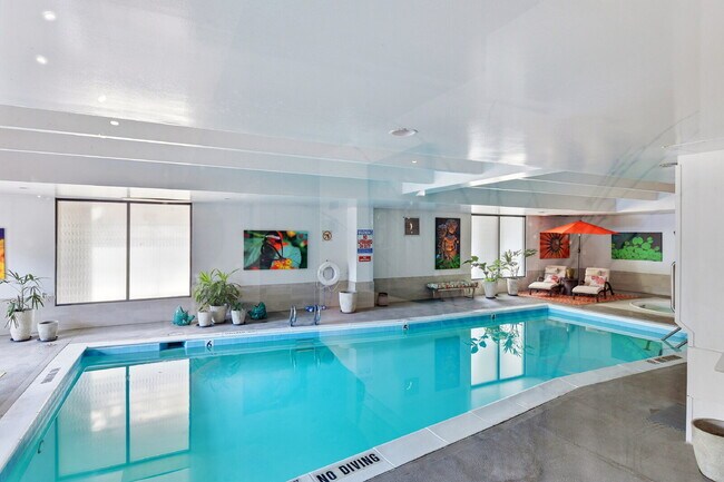 Building Photo - $2,240.95 - 2 Bed, 2 Bath Condo in Denver with Central AC!