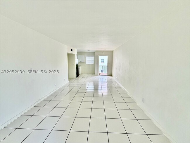 Building Photo - 2352 NE 9th St