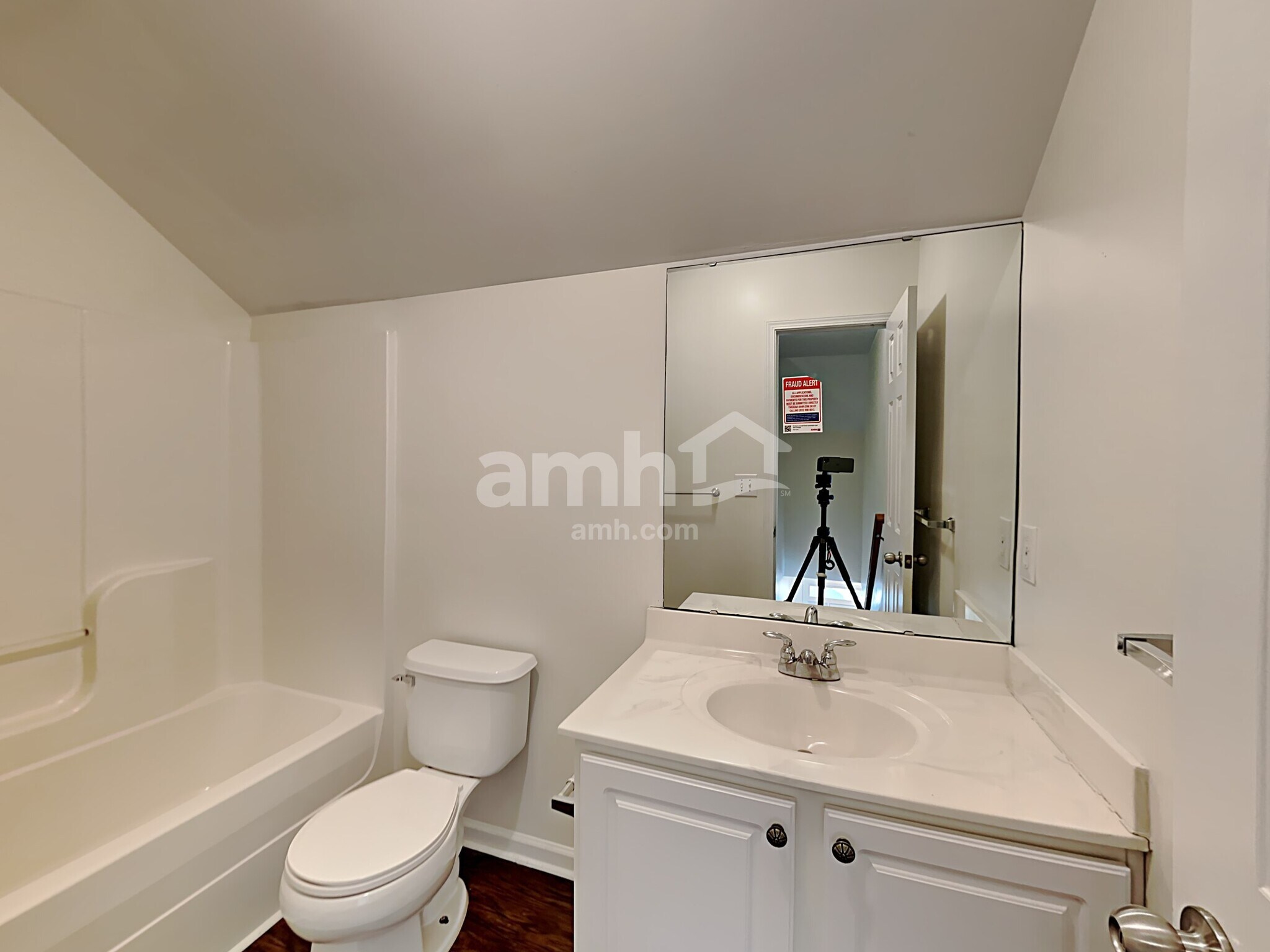 Building Photo - 220 Marino Pl