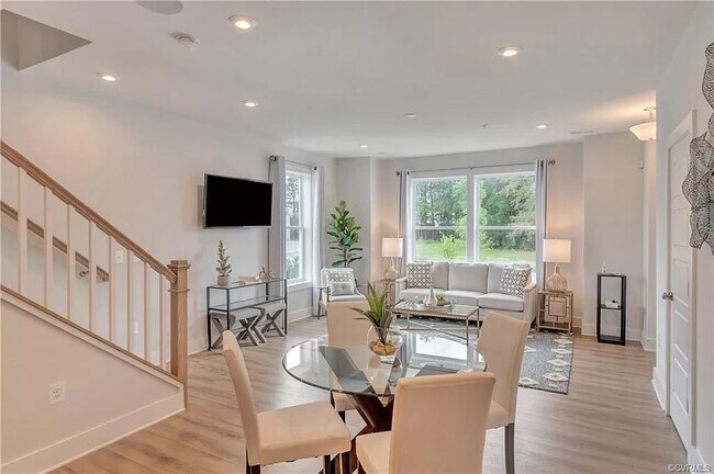 Building Photo - 658 Noush Ct