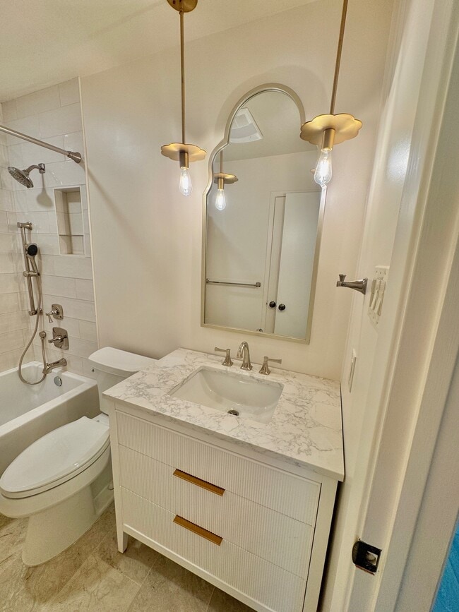 Building Photo - 5935 Meadow Way