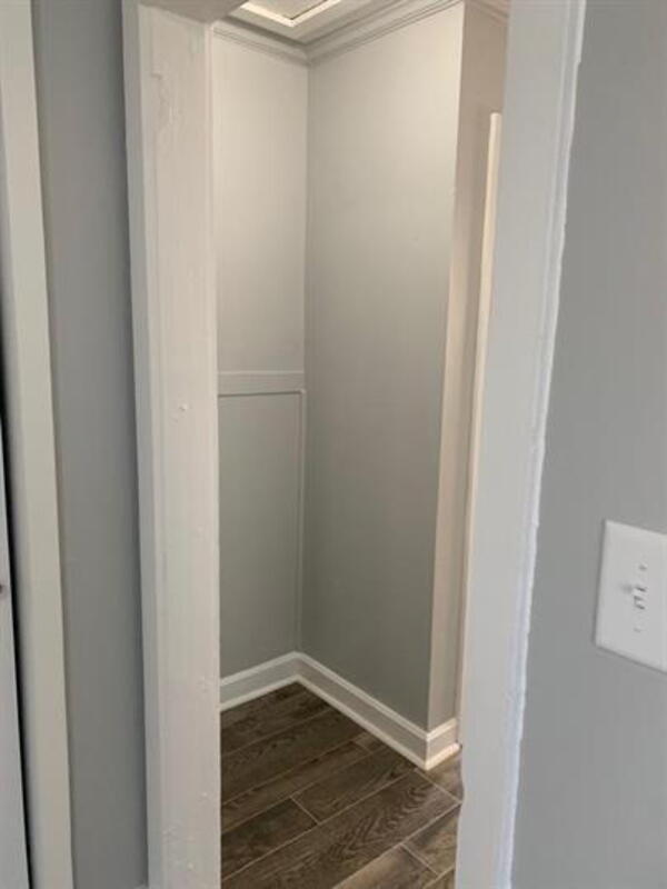 Building Photo - 352 Adams St