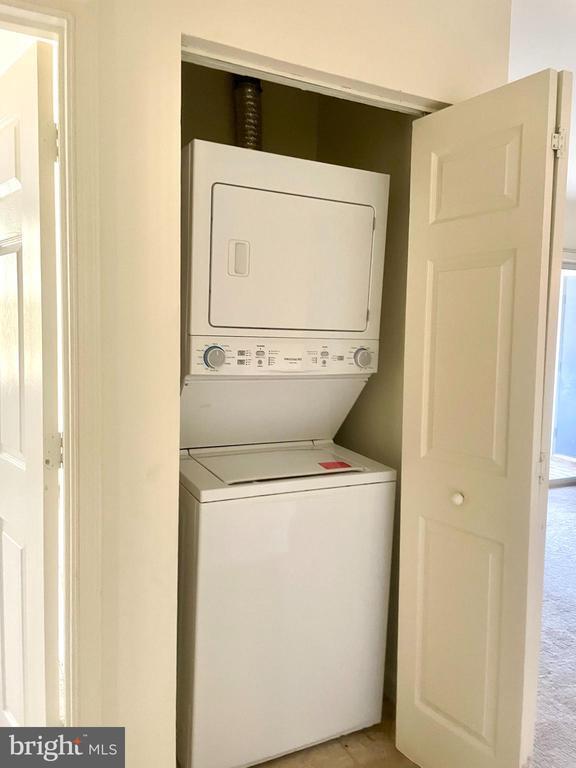 Building Photo - 20292 Beechwood Terrace