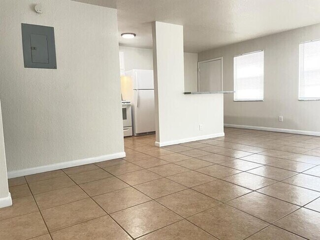 Building Photo - LARGE NEWLY RENOVATED 2 BEDROOM APARTMENTS Application fee is waived during move in
