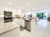 Building Photo - 4800 Bayview Dr