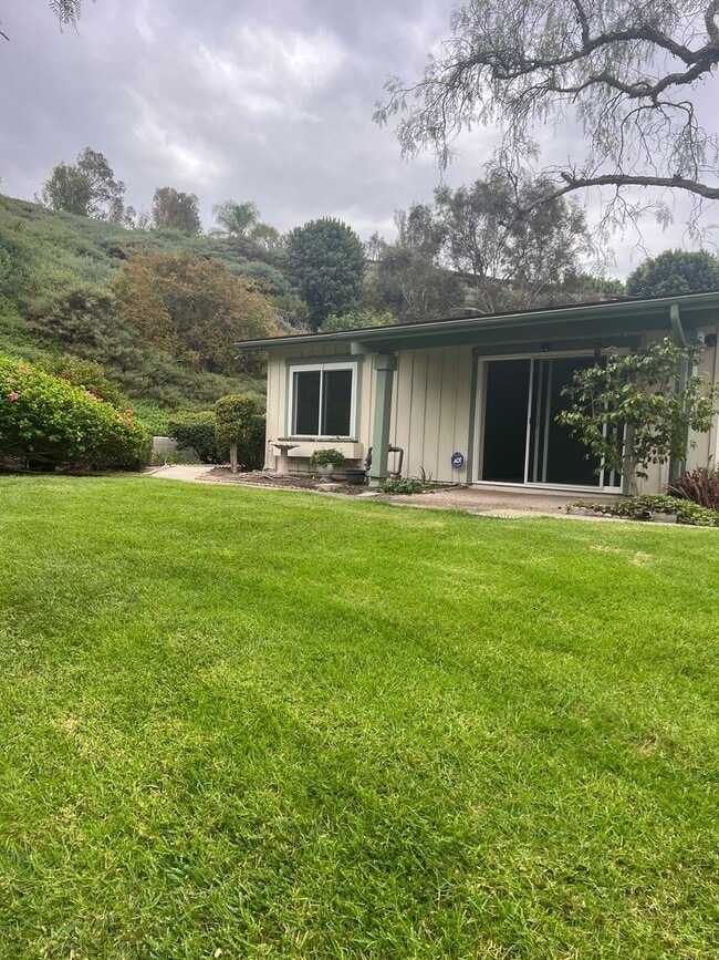 Building Photo - 55+ Home in Oceana Mission 1, Private End Unit!