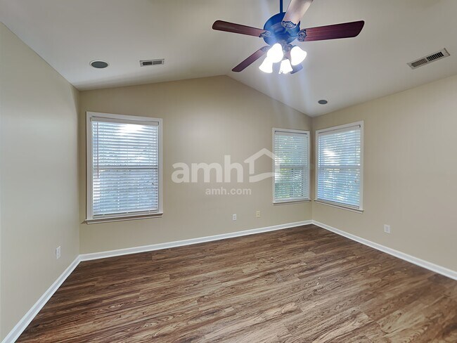 Building Photo - 15674 Birkdale Commons Pky