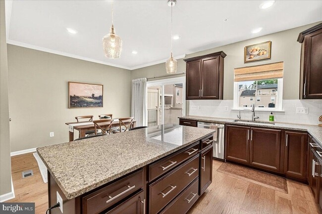 Building Photo - 22739 Tate St