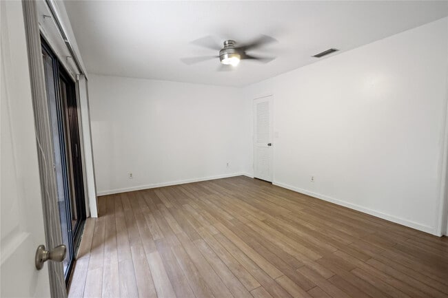 Building Photo - 1544 39th Ave