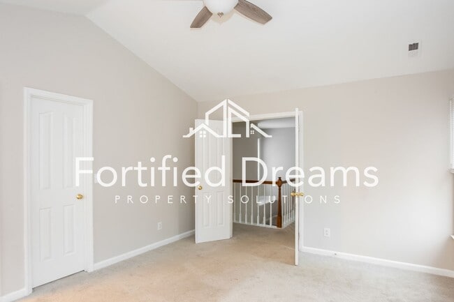 Building Photo - Charlotte -  3 bedroom 2.5 bath Townhome - Davis Lake Community